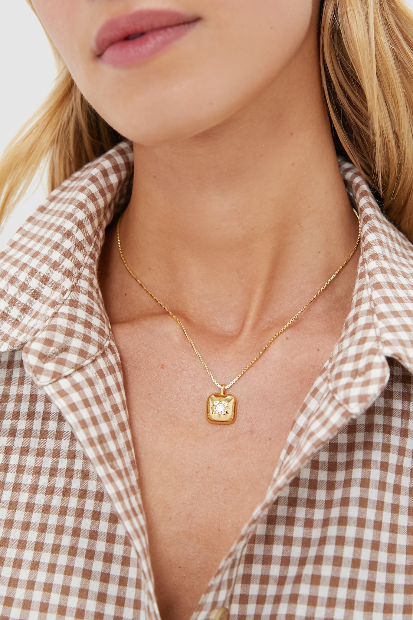 Gold Pendant Dana Necklace