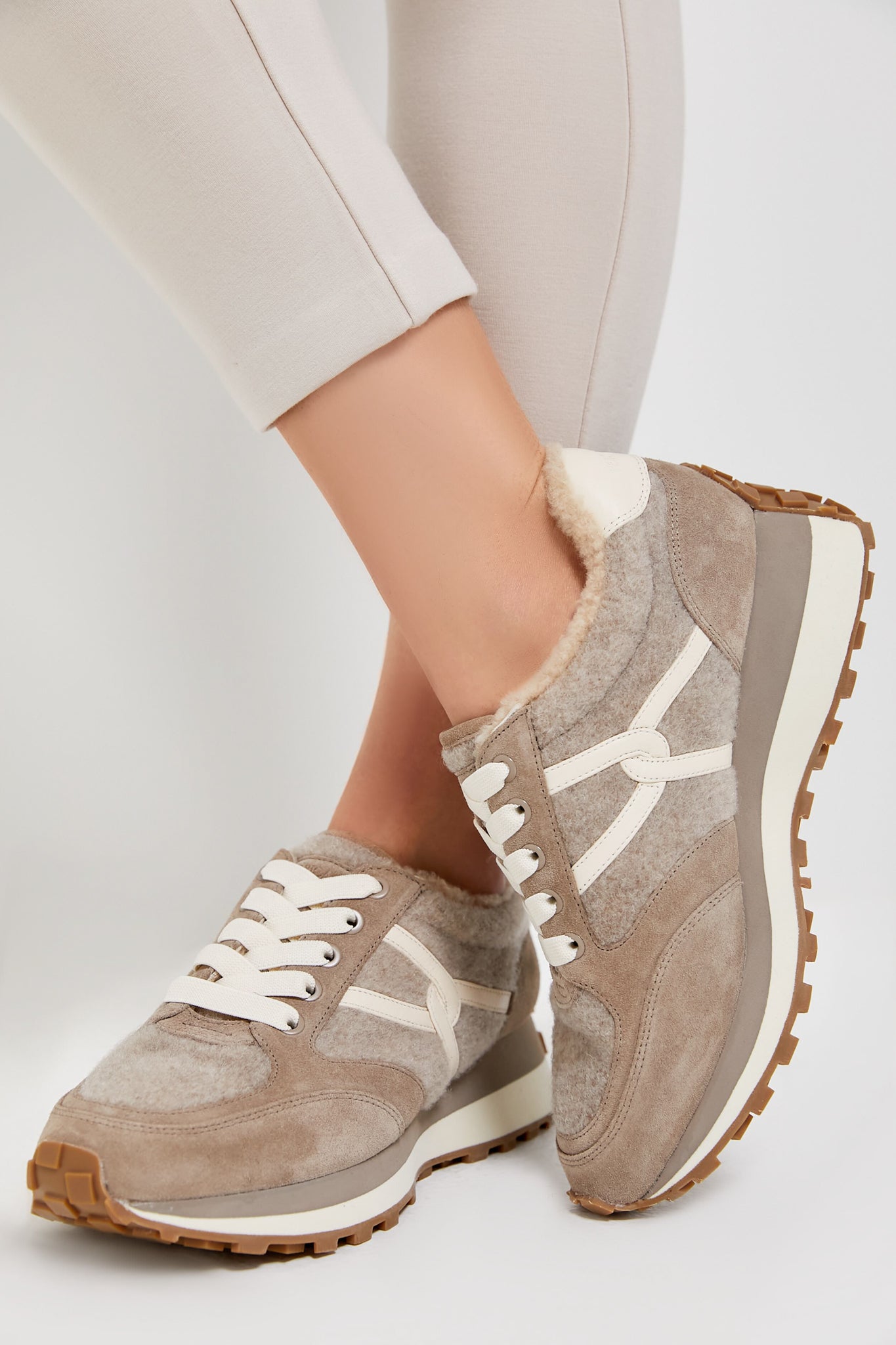 Cobblestone Valentina Sneakers