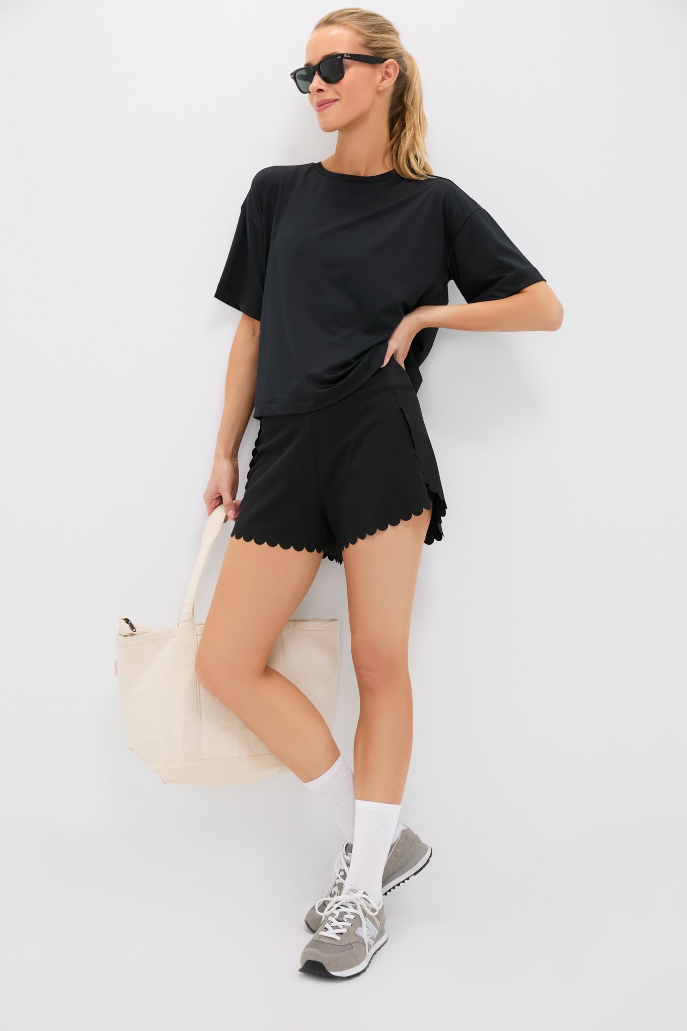 Black Scallop Marisa Short
